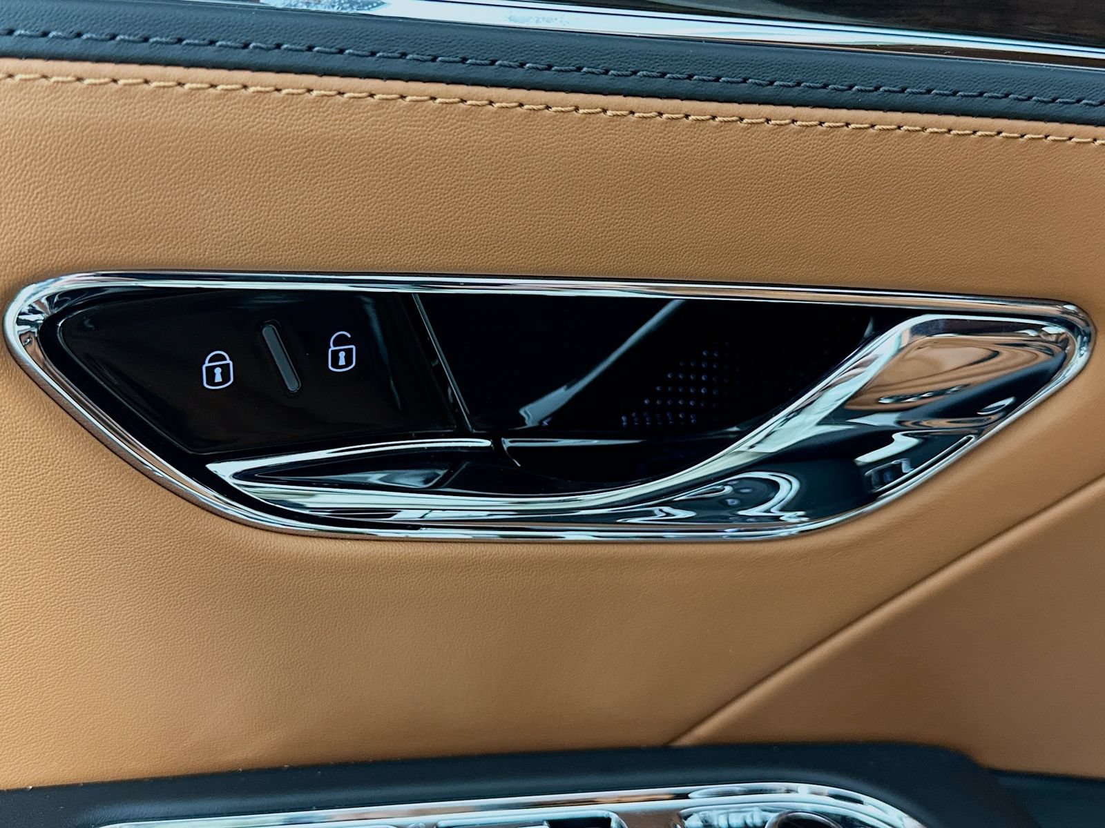 Used 2022 Bentley Flying Spur V8 AWD/4WD image 56