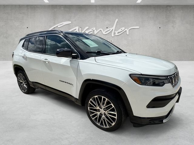 Used 2022 Jeep Compass Limited w/ Elite Group AWD/4WD image 2