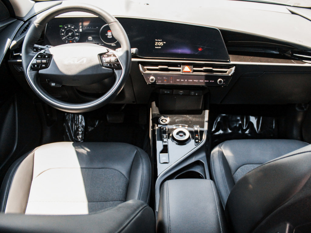 Used 2023 Kia Niro Wind w/ Wind Preserve Package FWD image 23
