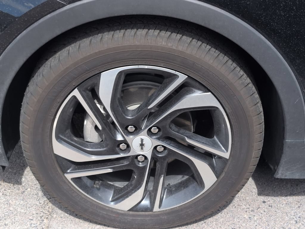 Certified 2023 Chevrolet Bolt LT w/ Infotainment Package FWD image 17
