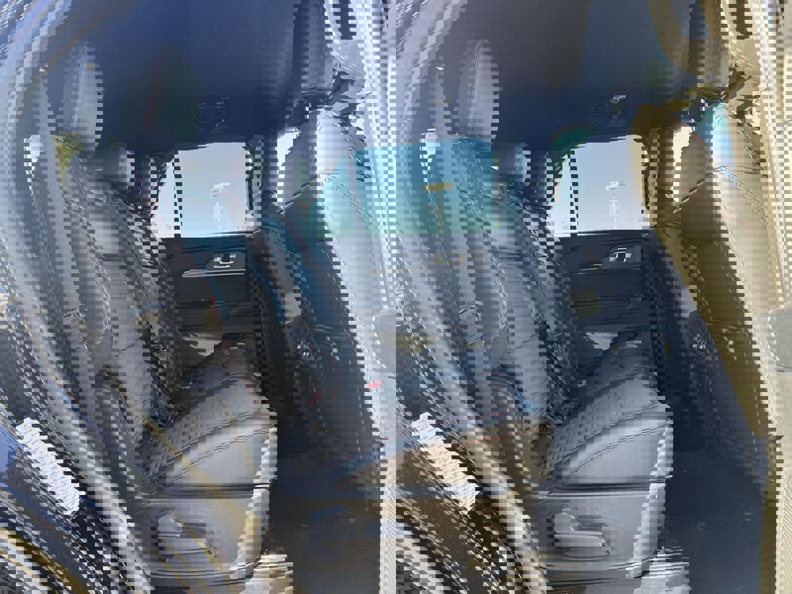 Used 2025 Ford Explorer ST-Line w/ ST-Line Street Pack image 26