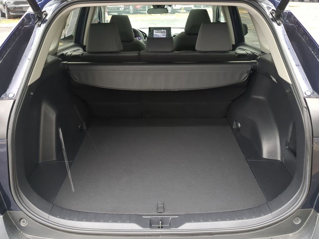 Used 2021 Toyota RAV4 XLE image 25