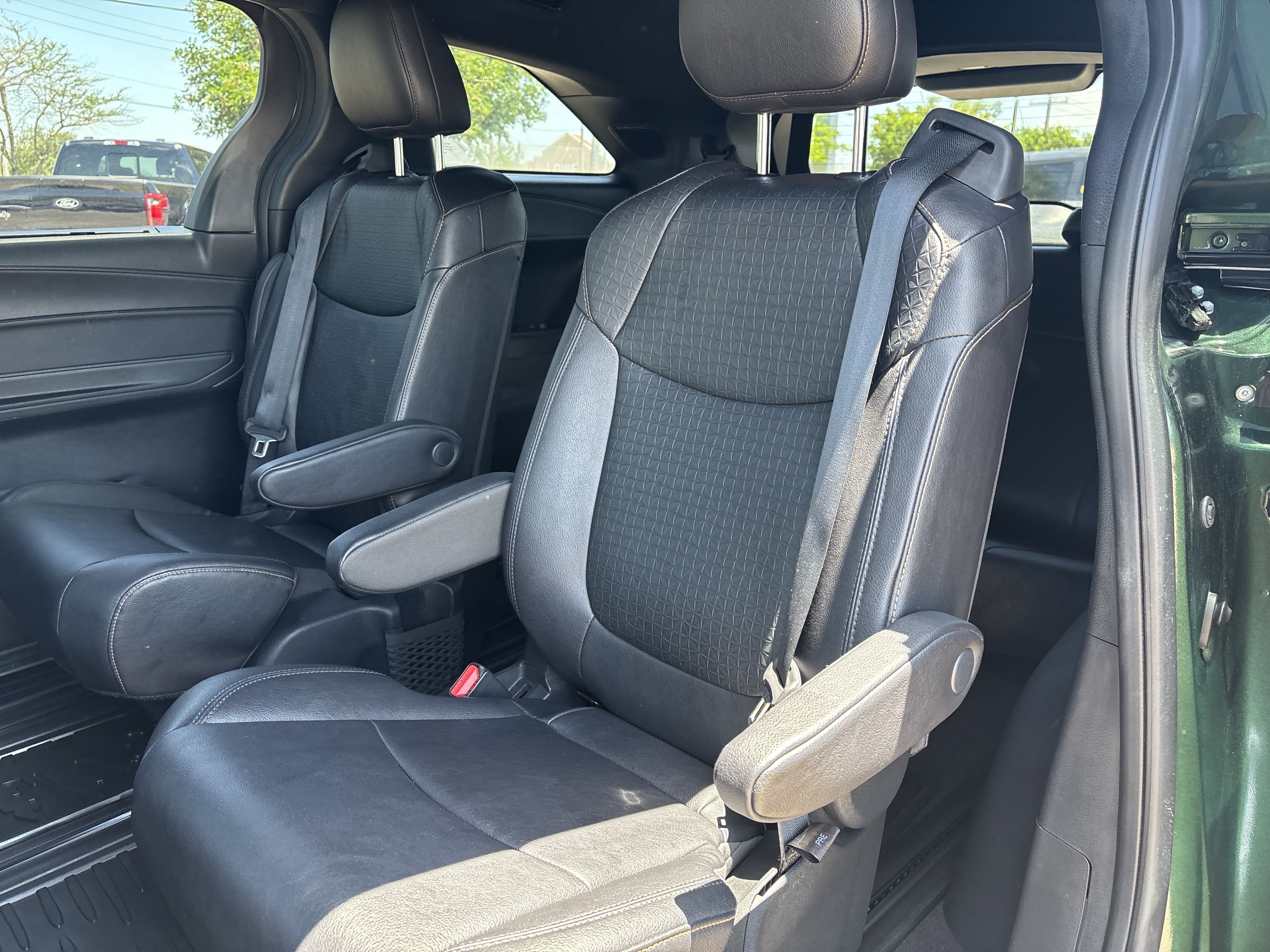 Used 2025 Toyota Sienna XLE Woodland Edition AWD/4WD image 14