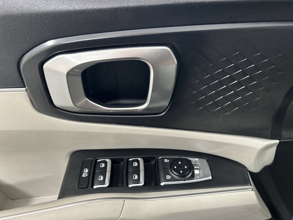 Used 2022 Kia Sorento S FWD image 11