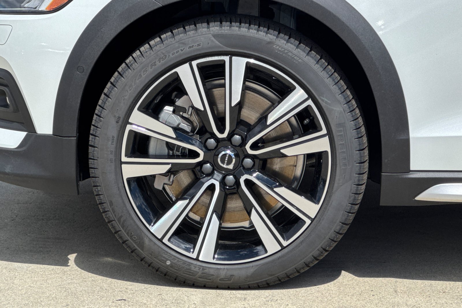 New 2026 Volvo V60 B5 Cross Country Ultra w/ Climate Package AWD/4WD image 25
