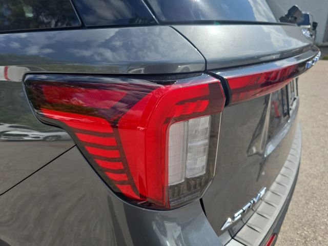 Used 2025 Ford Explorer Active image 34