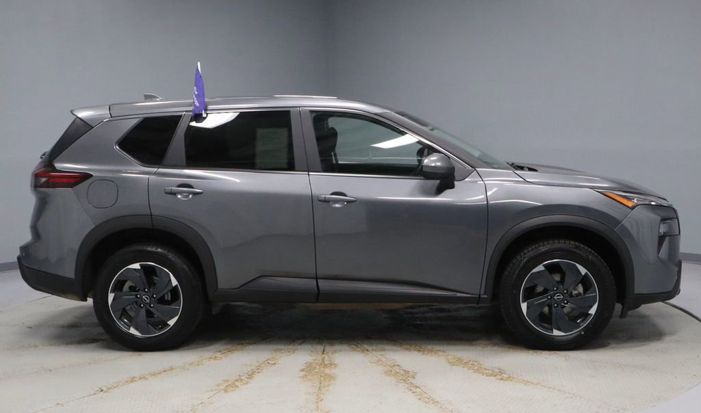 Certified 2025 Nissan Rogue SV image 11