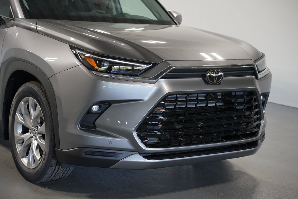New 2026 Toyota Grand Highlander FWD image 4
