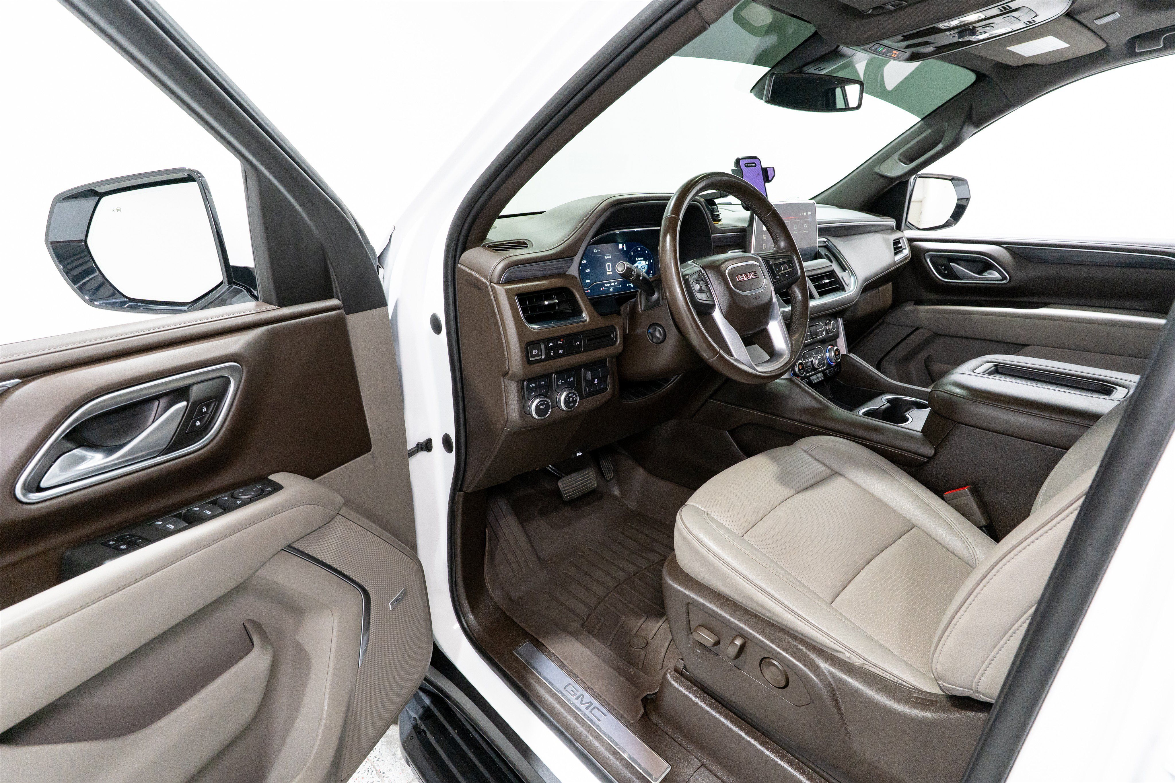 Used 2022 GMC Yukon SLT w/ SLT Premium Package AWD/4WD image 12