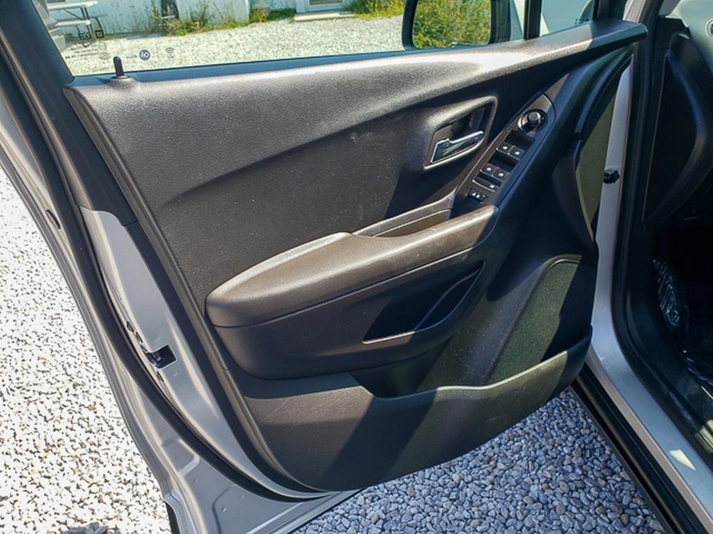 Used 2017 Chevrolet Trax LS image 9
