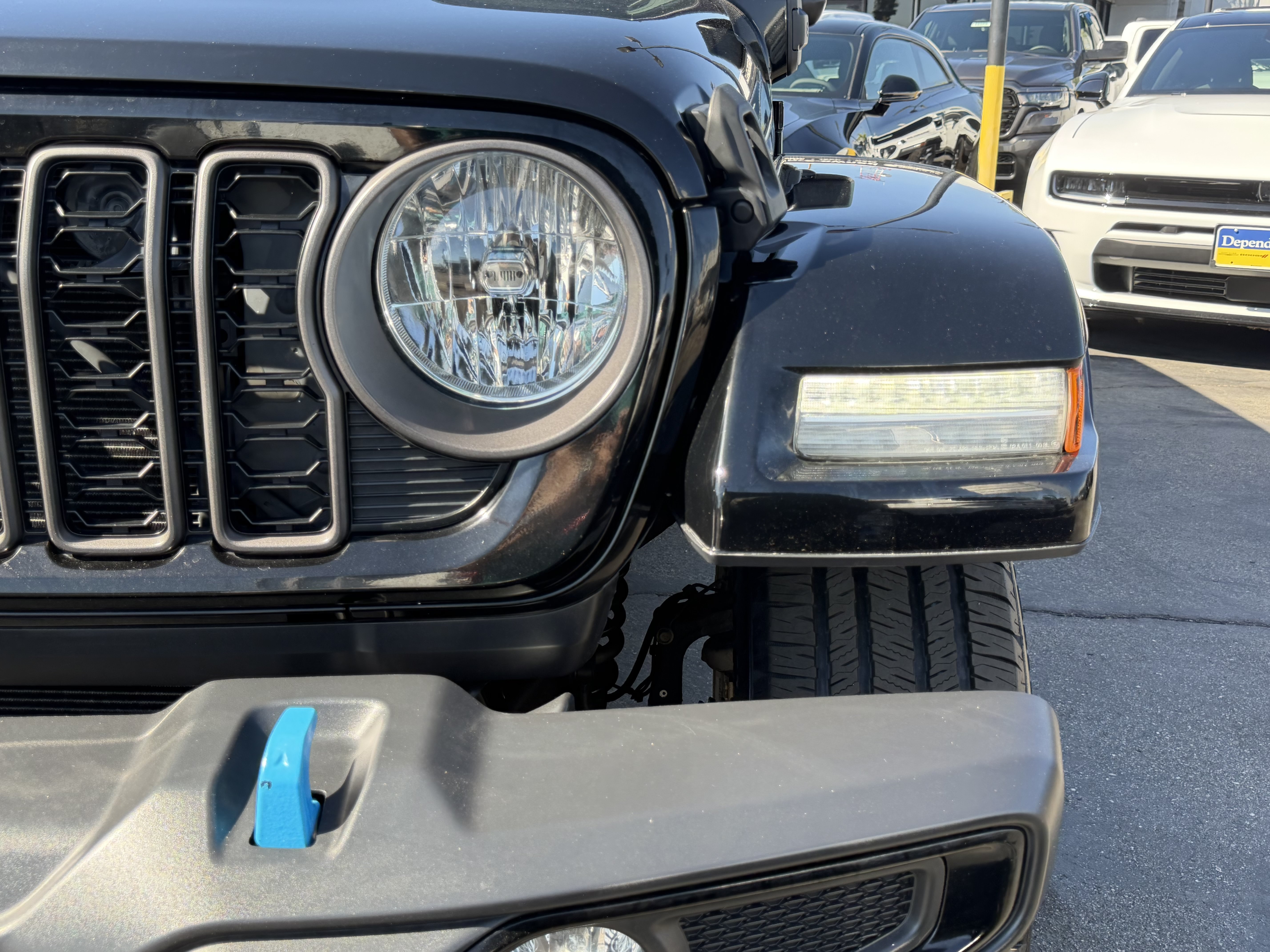 Certified 2024 Jeep Wrangler Unlimited AWD/4WD image 13