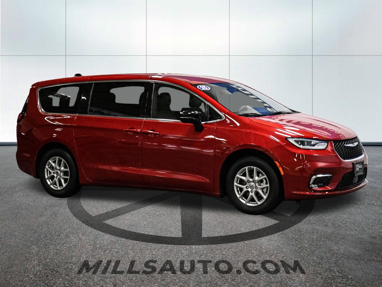 Used 2025 Chrysler Pacifica Select FWD image 10