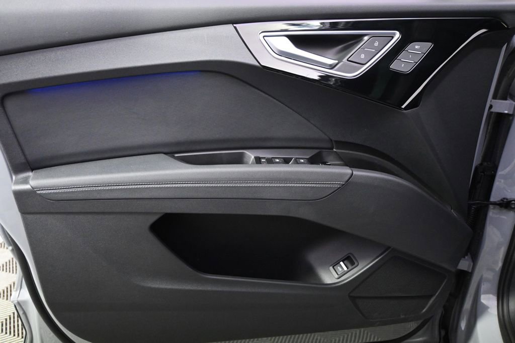 Used 2022 Audi Q4 e-tron Prestige image 22