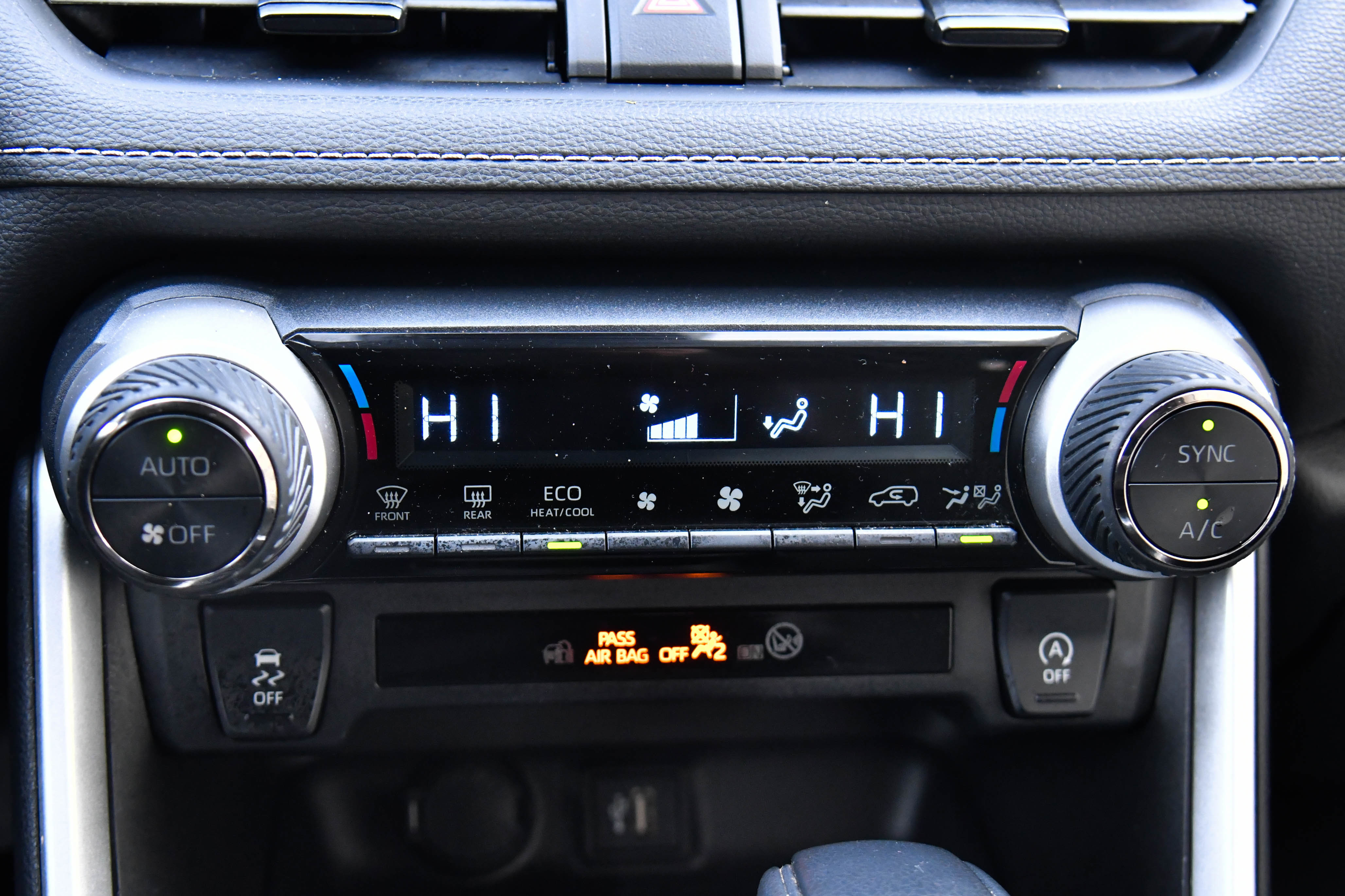 Used 2023 Toyota RAV4 XLE image 27