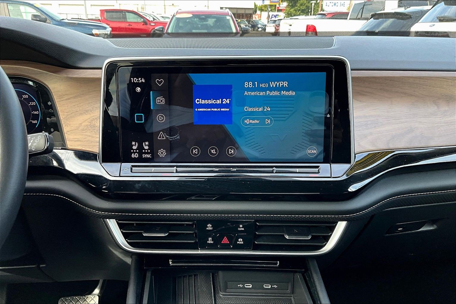 Used 2026 Volkswagen Atlas SE FWD image 12