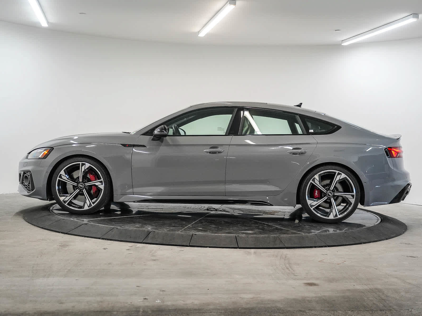 Used 2022 Audi RS 5 Sportback w/ Dynamic Package AWD/4WD image 2