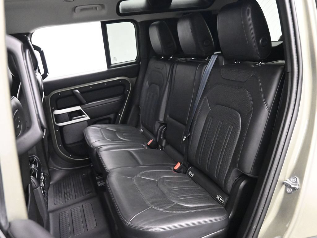Used 2020 Land Rover Defender 110 HSE AWD/4WD image 14