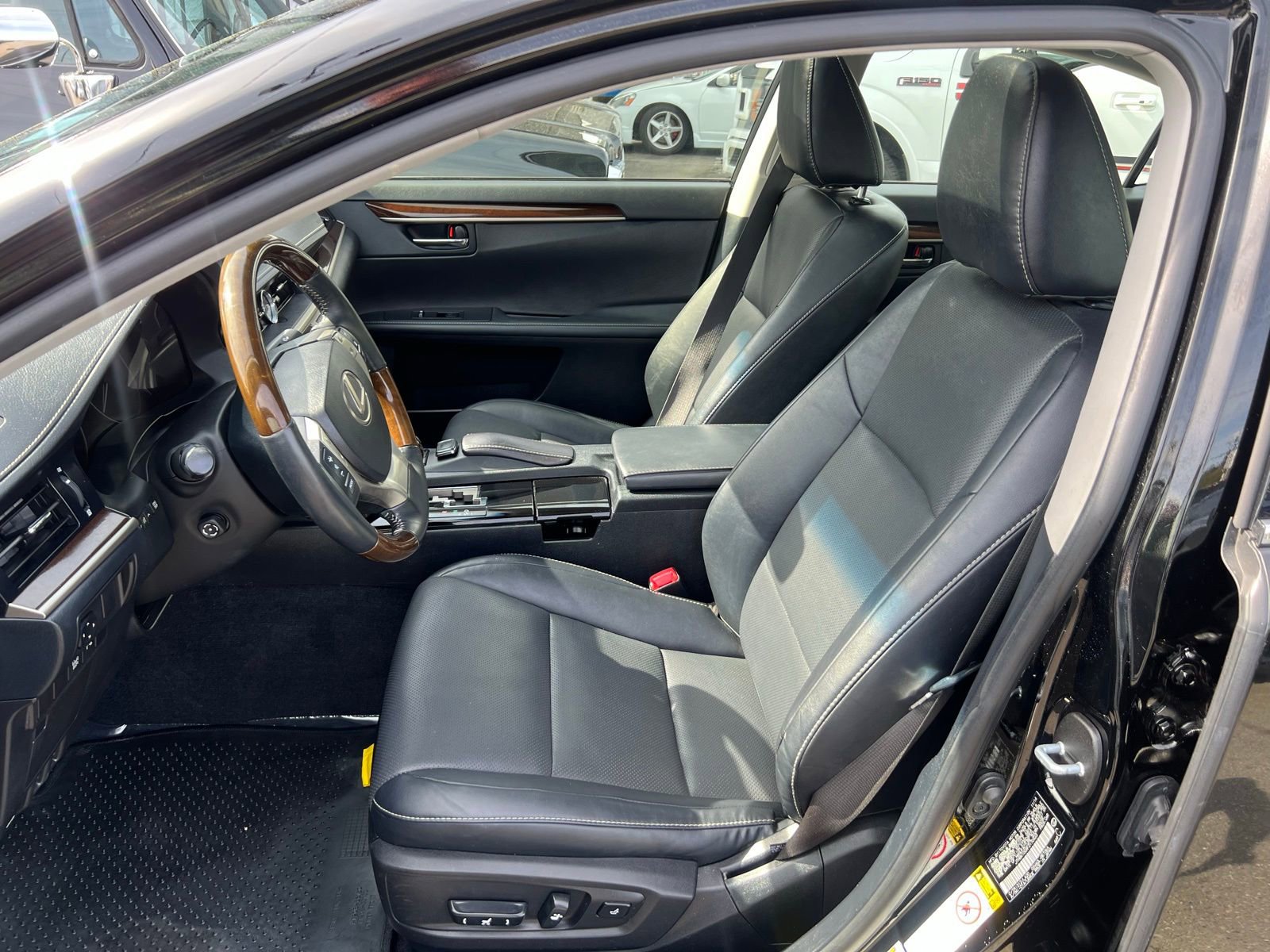 Used 2015 Lexus ES 350 w/ Premium Package FWD image 13