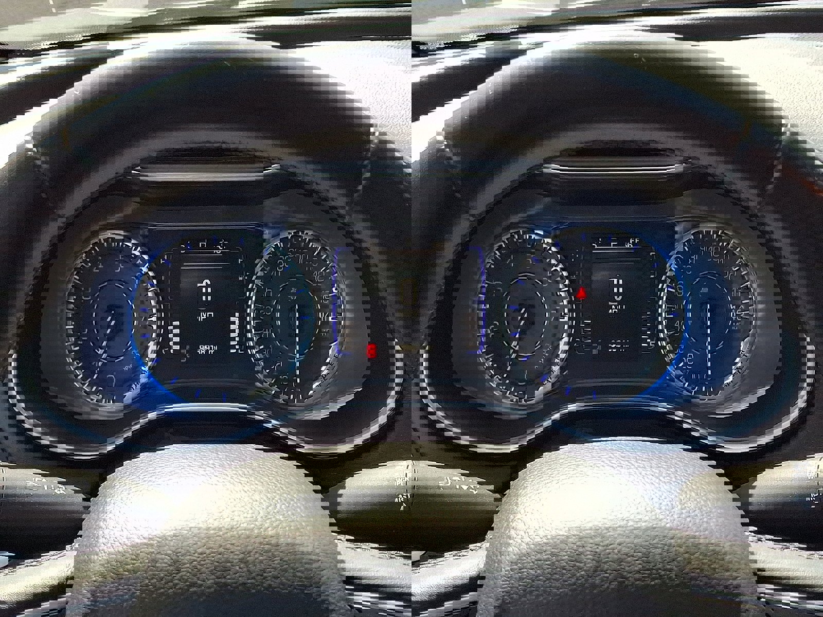 Used 2016 Chrysler 200 Limited w/ Convenience Group image 20