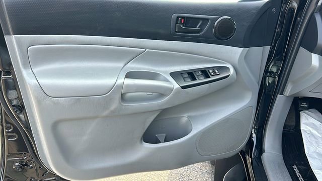 Used 2015 Toyota Tacoma PreRunner w/ Convenience Package RWD image 16