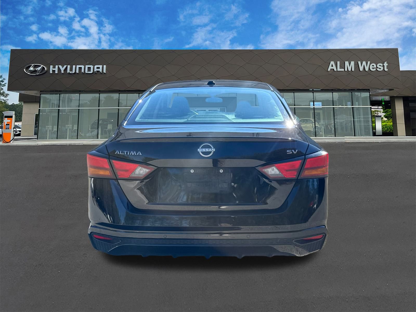 Used 2024 Nissan Altima 2.5 SV image 6