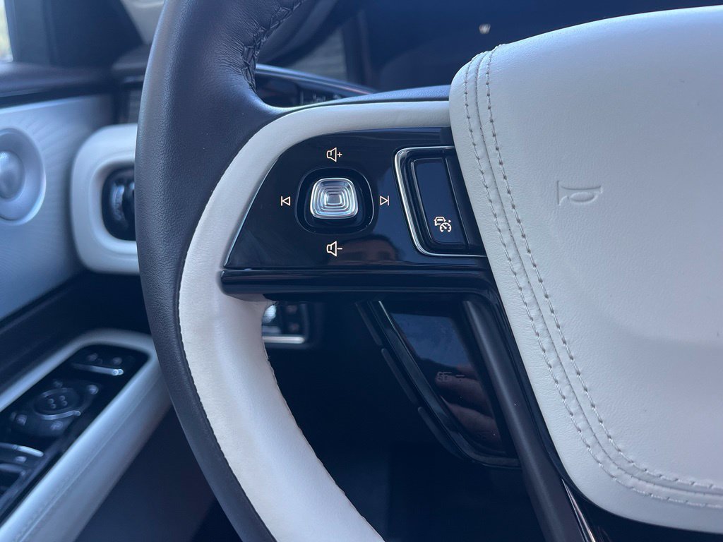 Certified 2022 Lincoln Aviator Black Label Grand Touring w/ Class IV Trailer Tow Package AWD/4WD image 28