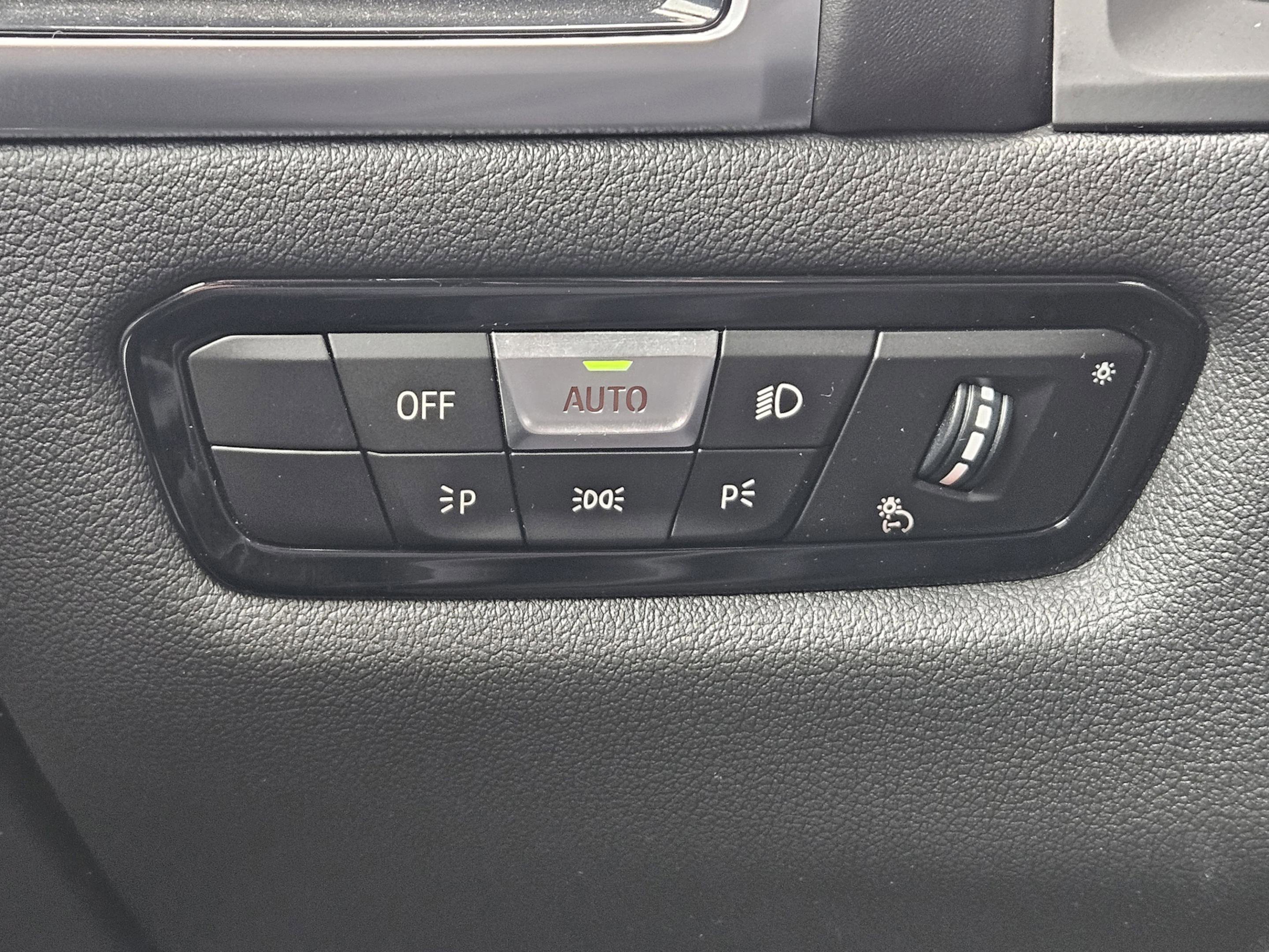 Used 2020 BMW M8 Coupe image 22