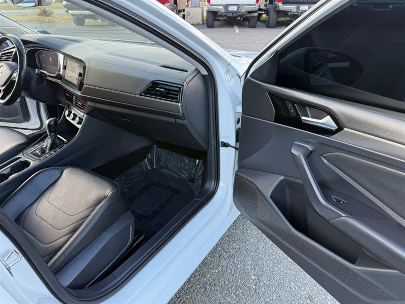 Used 2019 Volkswagen Jetta SEL Premium FWD image 12