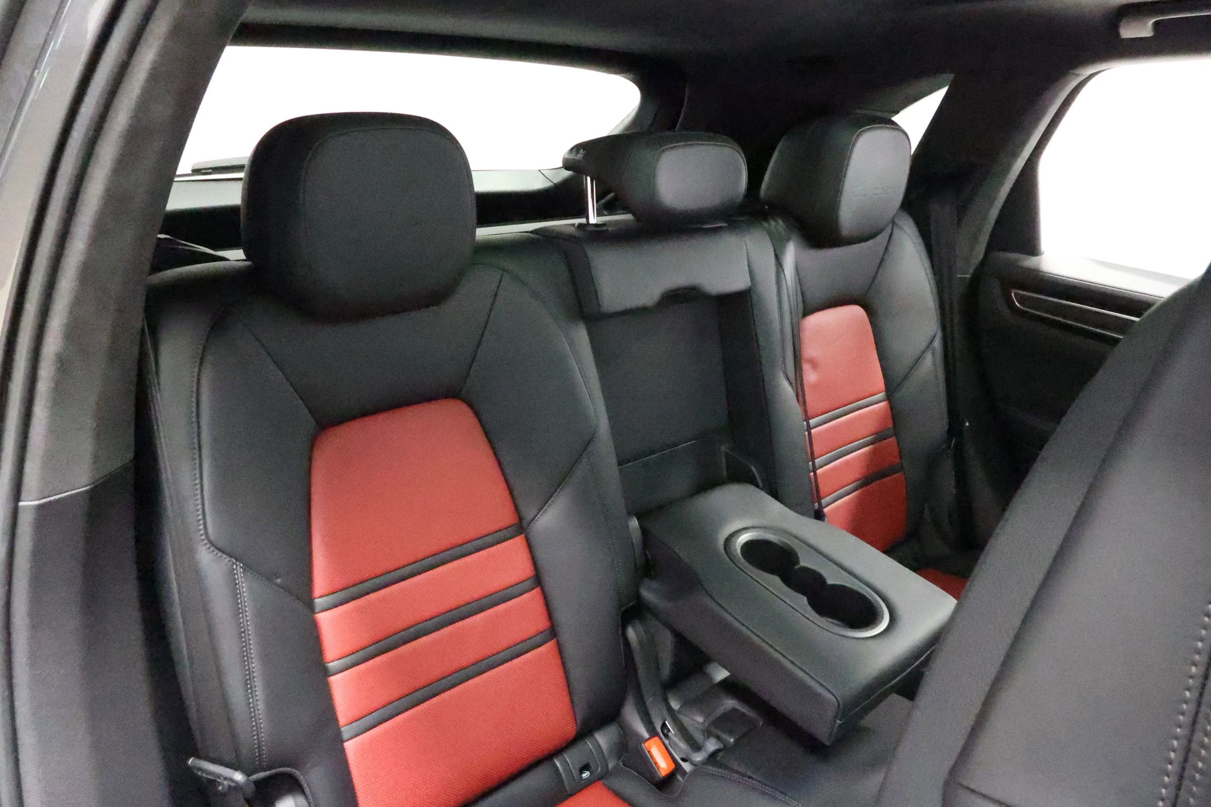 Used 2020 Porsche Cayenne Turbo image 69