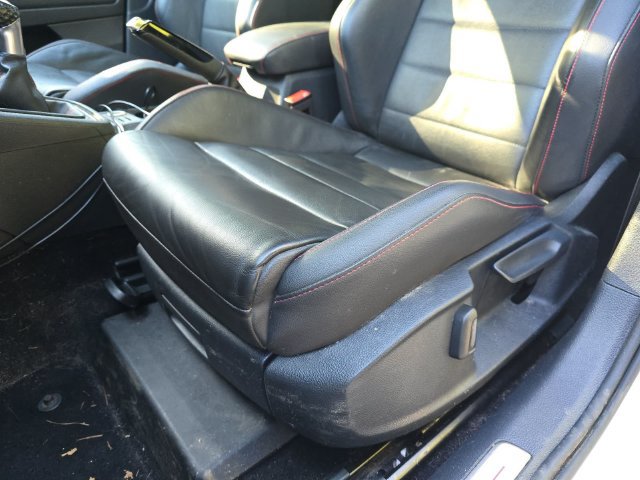Used 2015 Volkswagen GTI SE FWD image 23