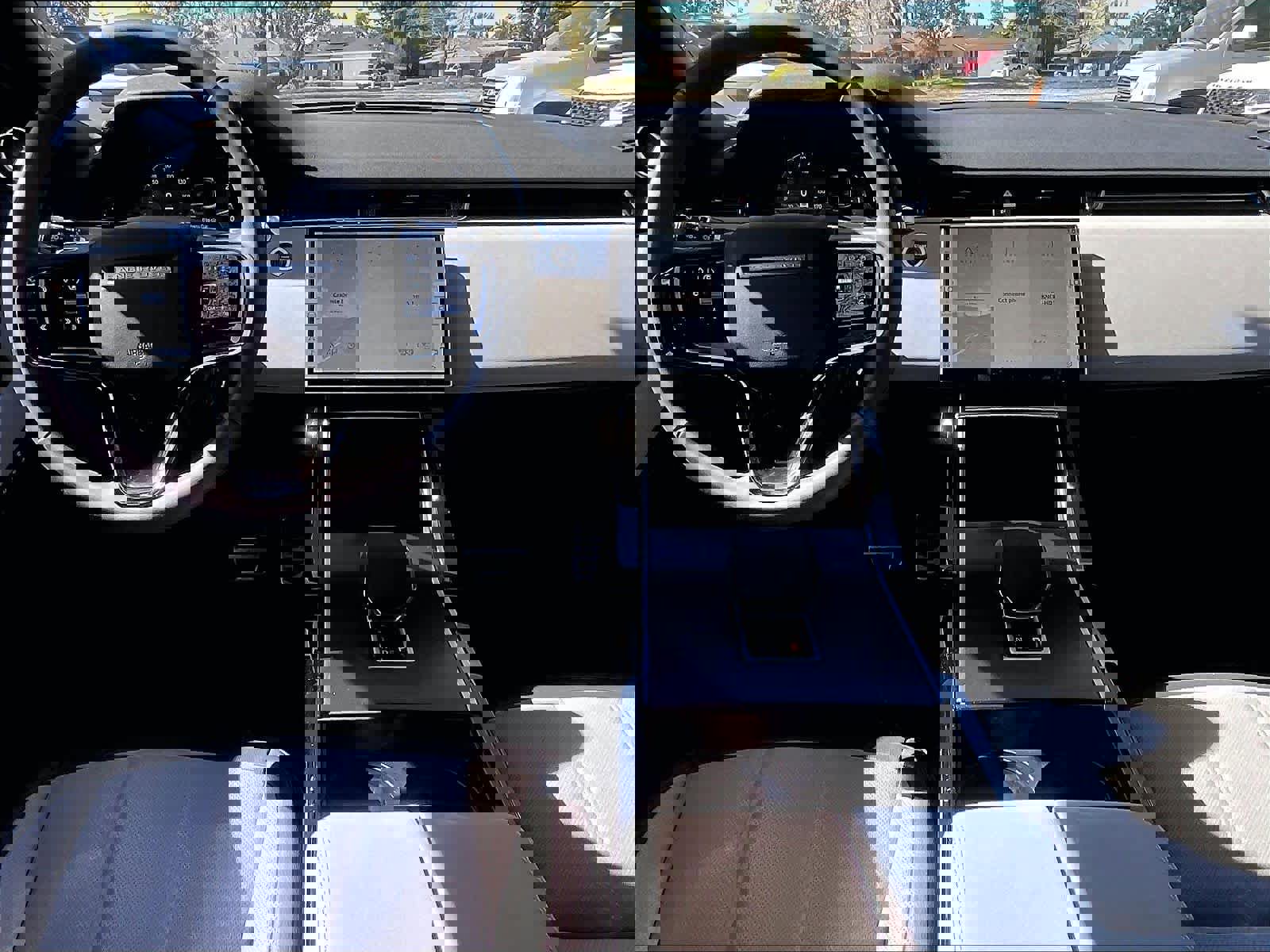 Used 2026 Land Rover Range Rover Evoque Dynamic SE image 16