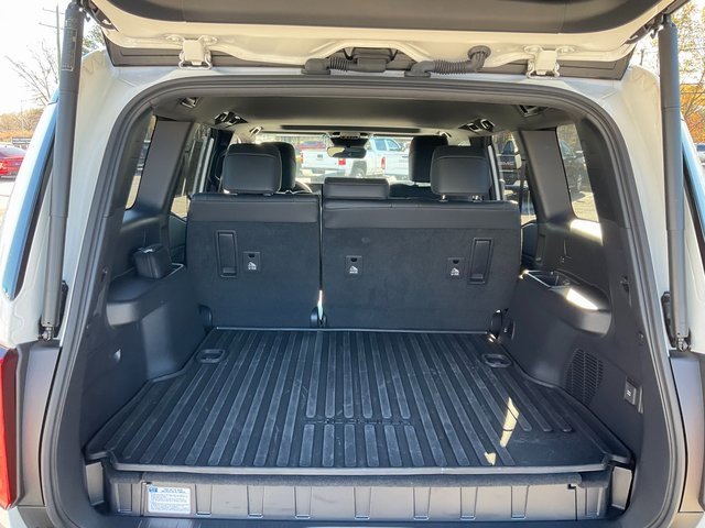 Used 2024 Toyota Land Cruiser image 17