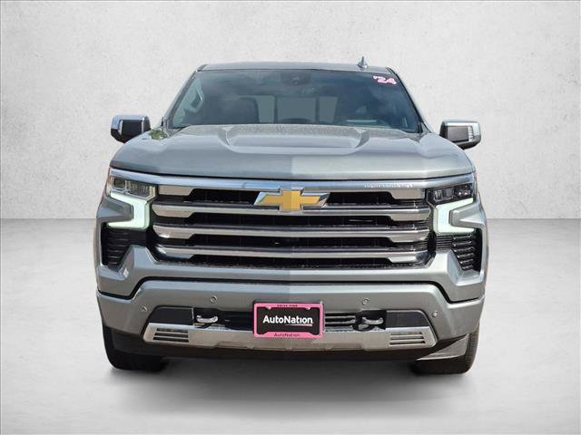 Used 2024 Chevrolet Silverado 1500 High Country w/ High Country Premium Package AWD/4WD image 2