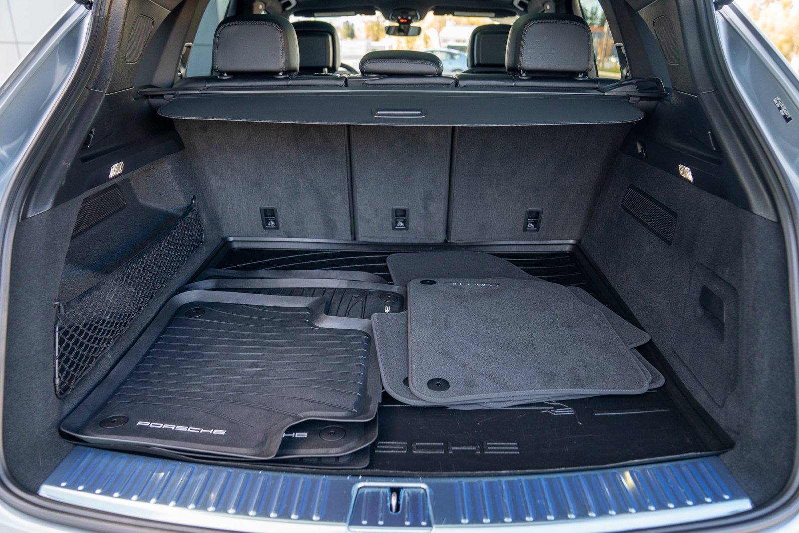 Used 2025 Porsche Cayenne image 28