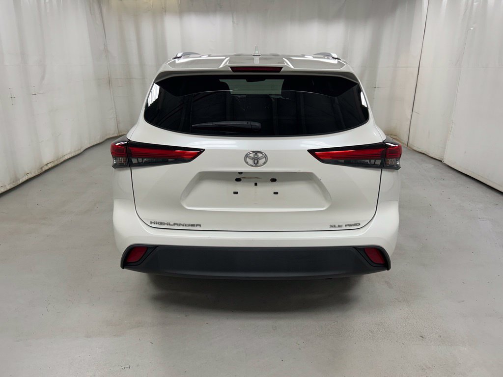 Certified 2021 Toyota Highlander XLE AWD/4WD image 6