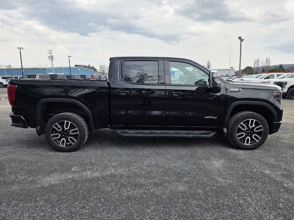 Used 2024 GMC Sierra 1500 AT4 w/ Technology Package image 12
