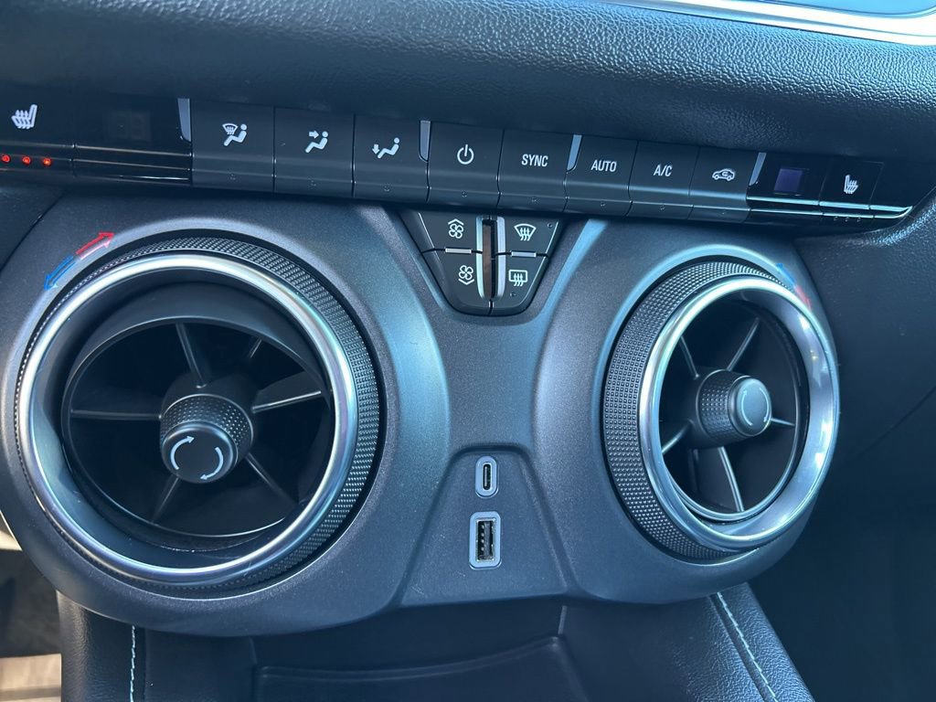 Used 2025 Chevrolet Blazer LT image 25