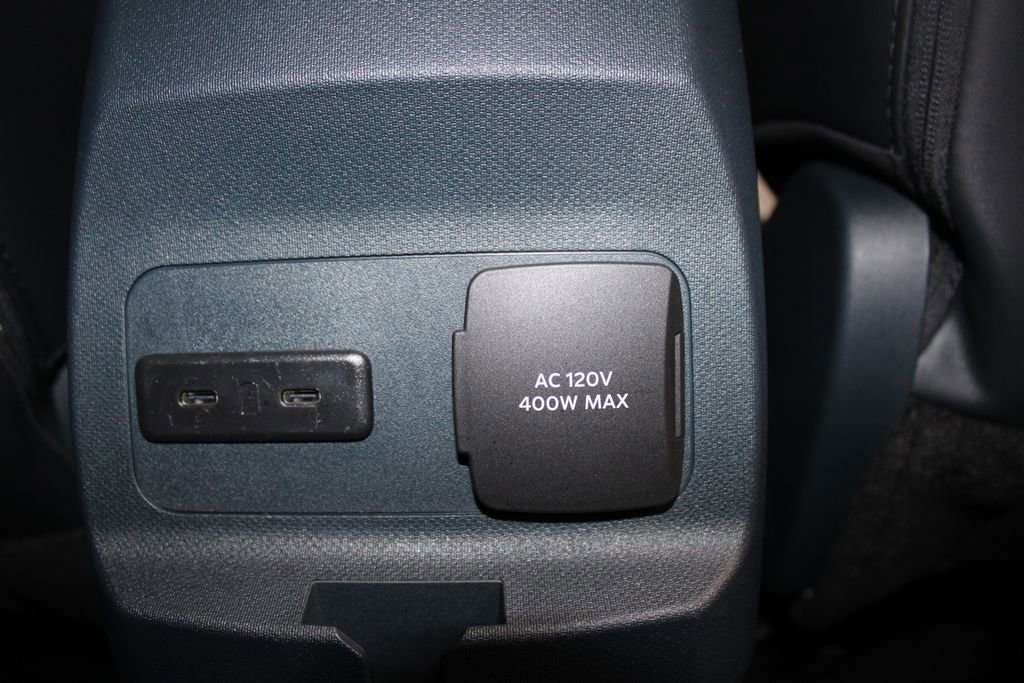 New 2025 Ford Maverick Lariat w/ Black Appearance Package image 29