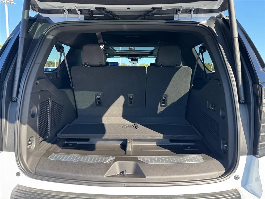 New 2026 Chevrolet Suburban Premier image 6