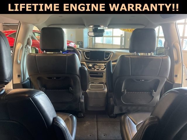 Used 2024 Chrysler Pacifica Touring-L FWD image 42