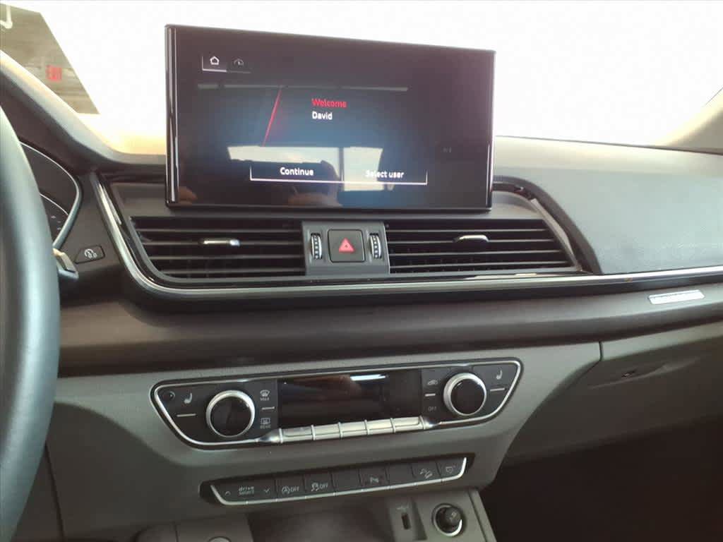 Used 2023 Audi Q5 2.0T Premium w/ Convenience Package AWD/4WD image 13