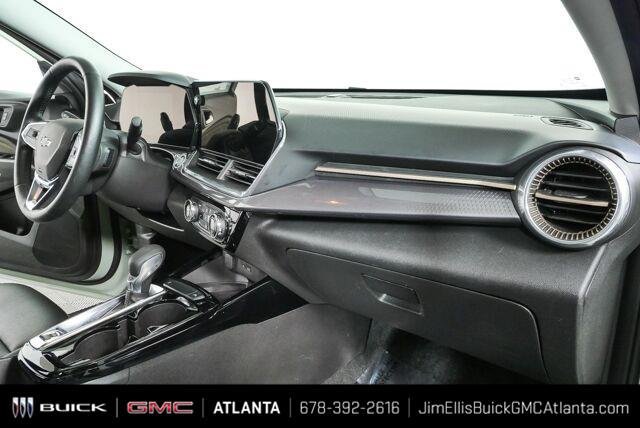 Used 2025 Chevrolet Trax ACTIV w/ Sunroof Package FWD image 21