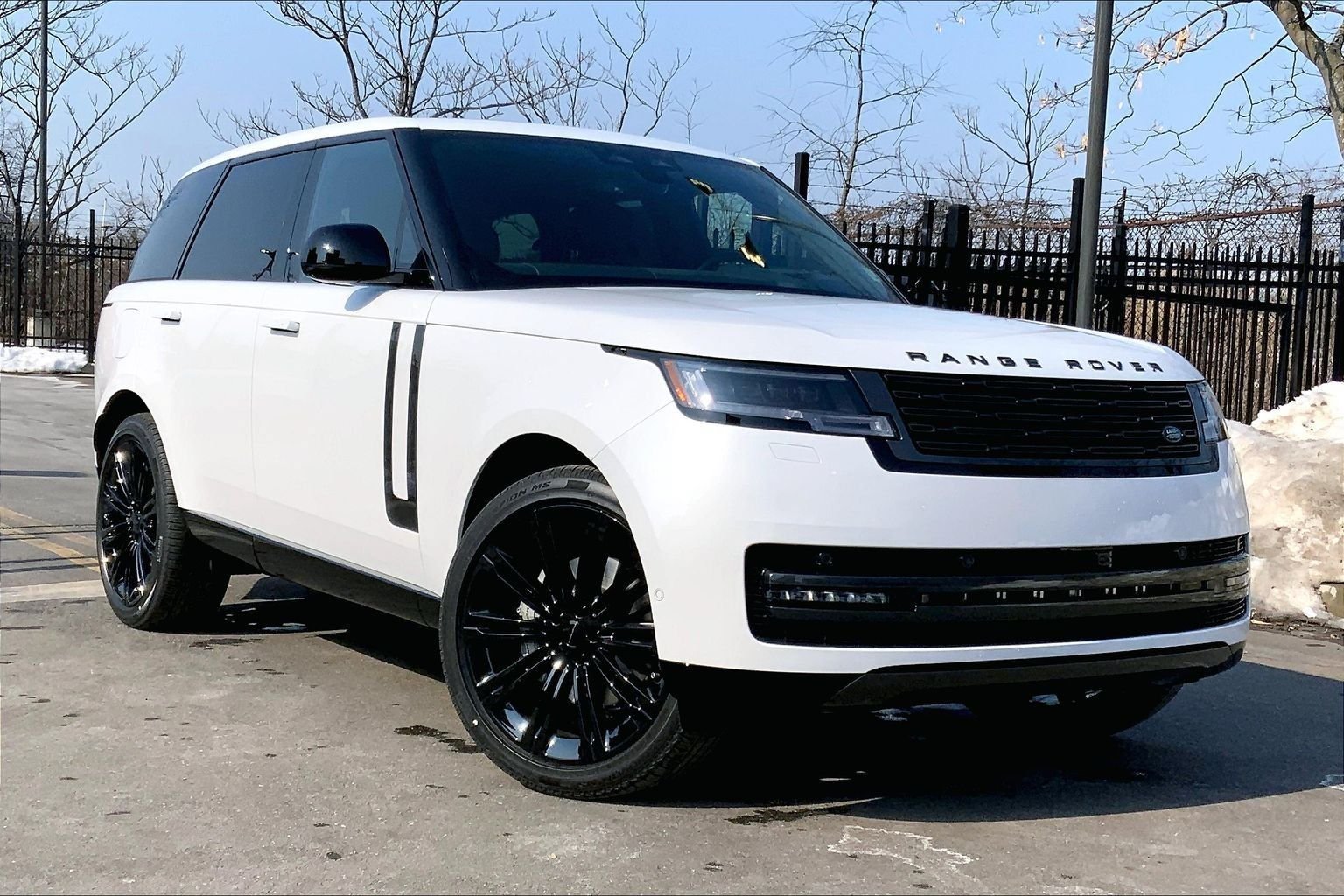 New 2026 Land Rover Range Rover SE AWD/4WD image 2