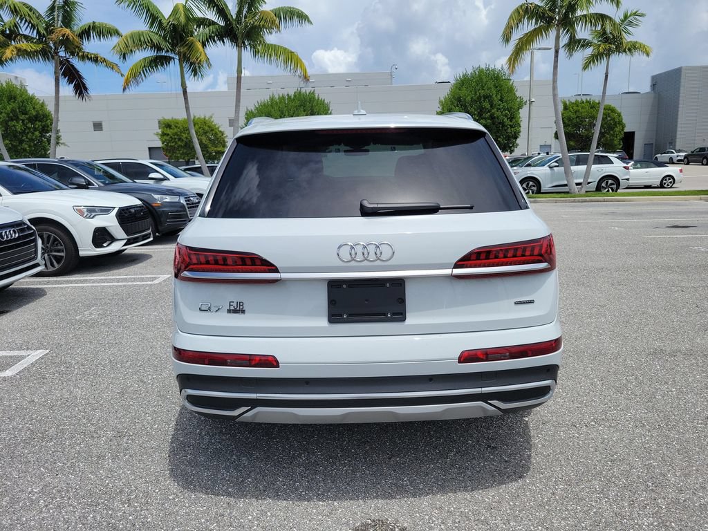 Used 2023 Audi Q7 3.0T Premium w/ Convenience Package AWD/4WD image 5