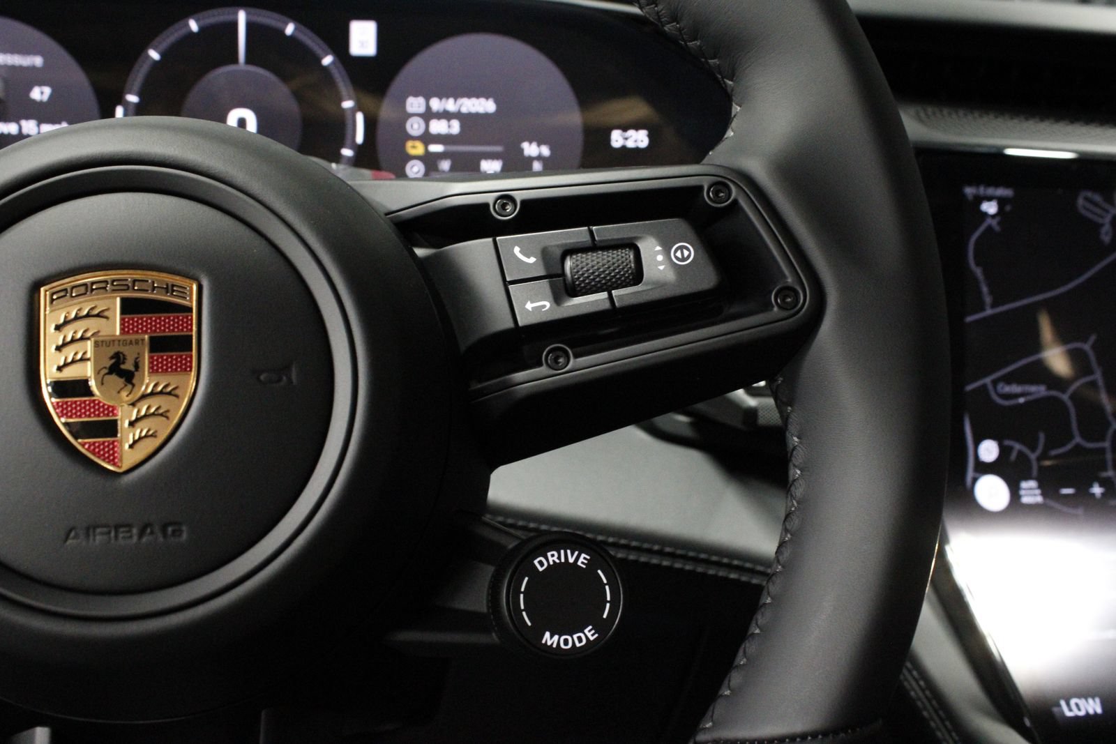 New 2026 Porsche Cayenne Electric Coupe AWD/4WD image 25