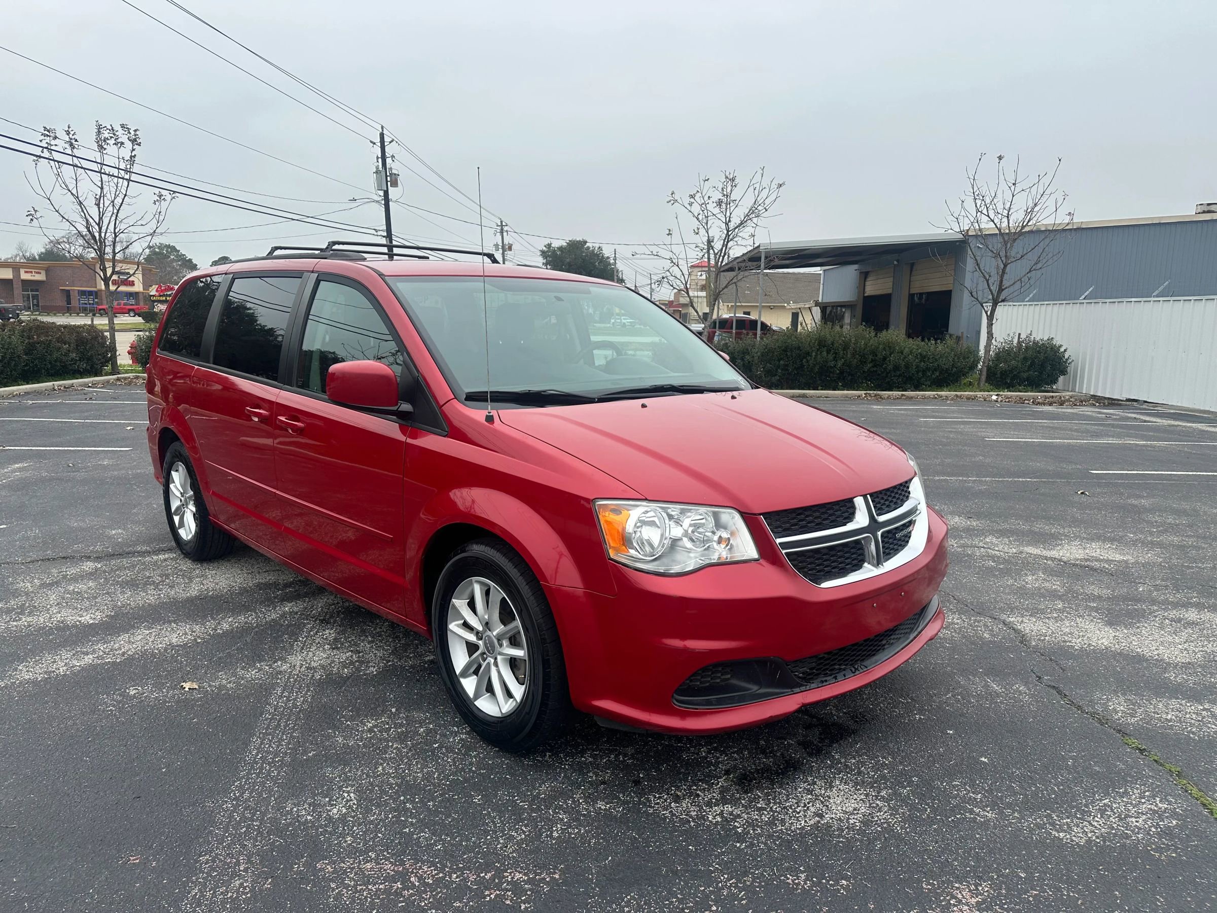 Used 2014 Dodge Grand Caravan SXT w/ Rear Park Assist Package image 3