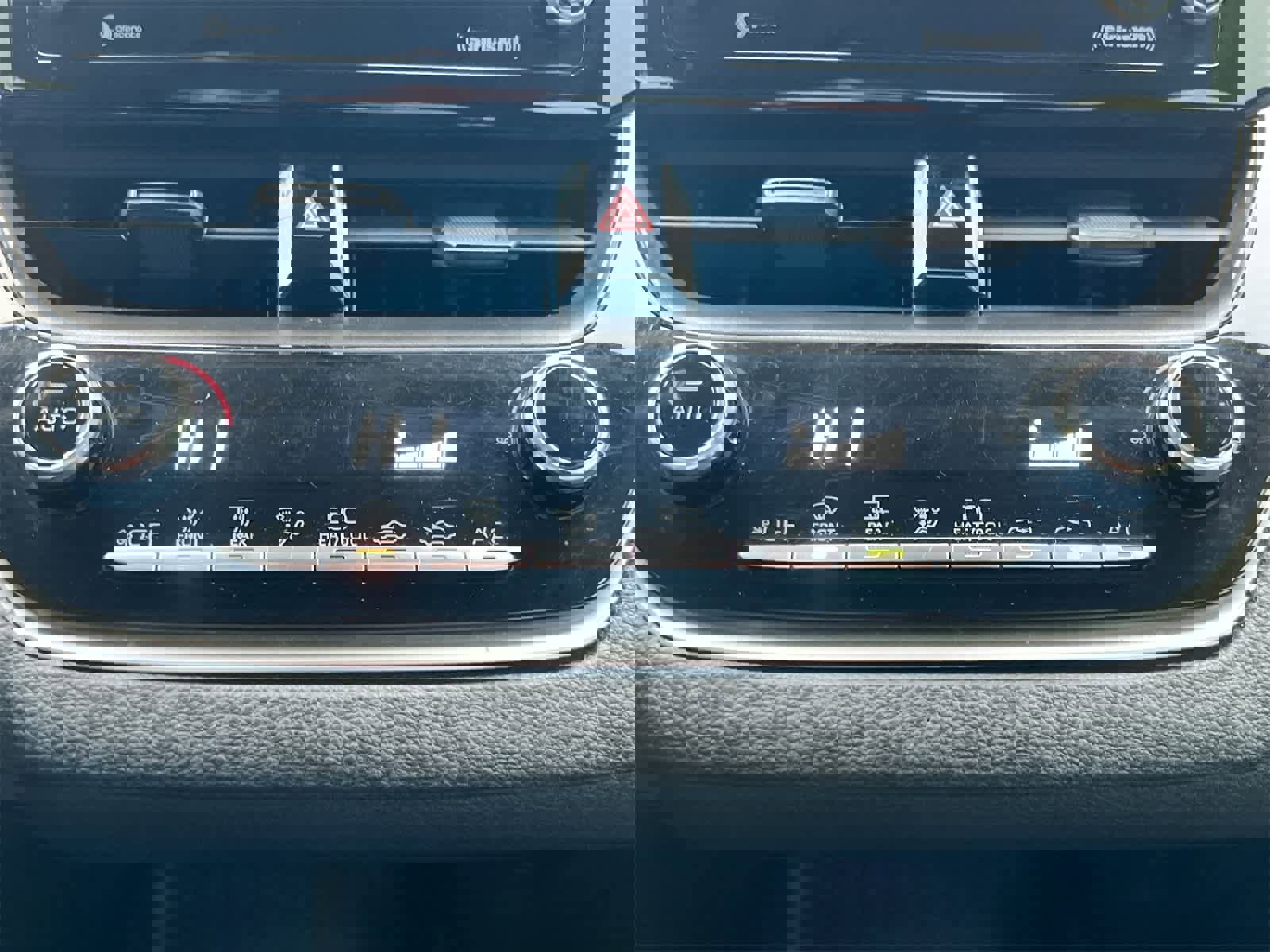 Used 2022 Toyota Corolla LE image 28