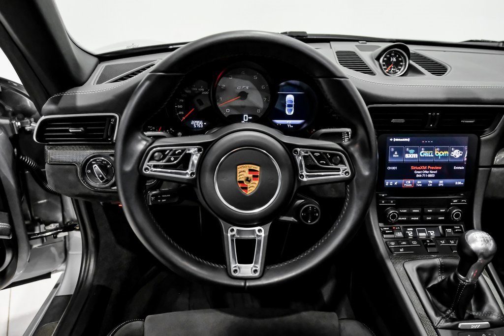 Used 2017 Porsche 911 Targa 4 GTS image 9