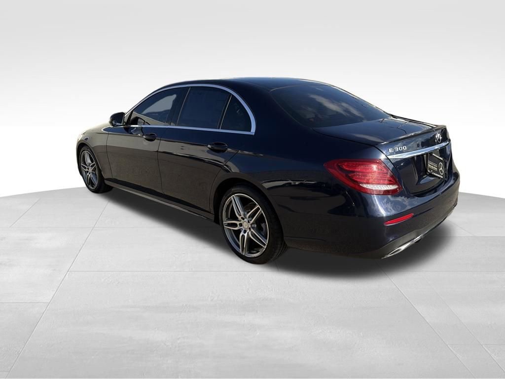 Used 2017 Mercedes-Benz E 300 4MATIC image 3