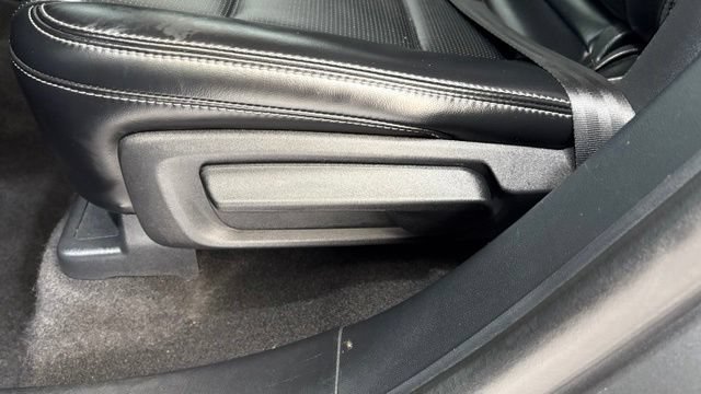 Used 2025 Ford Escape Platinum AWD/4WD image 18